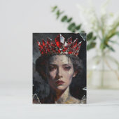 Carte Postale Reine avec couronne en verre rouge cassé (Debout devant)
