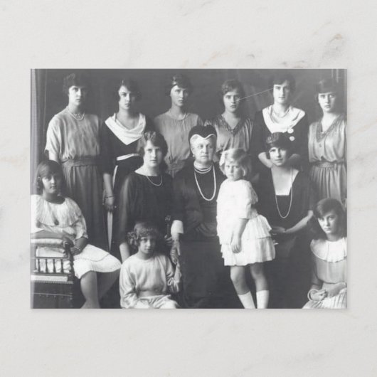 Carte Postale Reine Olga de Grèce avec de grandes filles (Devant)