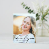 Carte Postale Remerciement de photo de diplômé de script minimal (Debout devant)