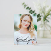 Carte Postale Remerciement de photo de diplômé de script minimal (Debout devant)