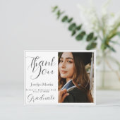 Carte Postale Remerciement de photo de diplômé en écriture simpl (Debout devant)