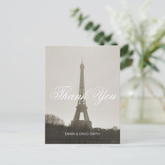 Carte Postale Remerciements de mariage à la Tour Eiffel de Paris (Debout devant)