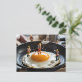 Carte Postale Réparer les oeufs Travailleurs de construction amu (Debout devant)