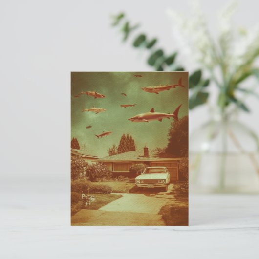 Carte Postale Requins volants rétro dans le quartier (Debout devant)