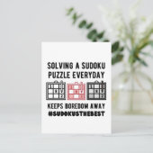 Carte Postale Résoudre un casse-tête sudoku tous les jours (Debout devant)