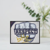 Carte Postale respecter le poing (Debout devant)