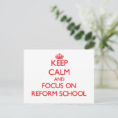 Carte Postale Restez calme et concentrez-vous sur l'école de réf (Debout devant)