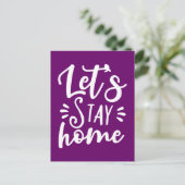 Carte Postale Restons à la maison violet (Debout devant)