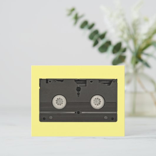 Carte Postale Retro Cassette VHS (Debout devant)