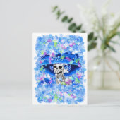 Carte Postale Rire Skeleton Woman dans Blue Bonnet (Debout devant)