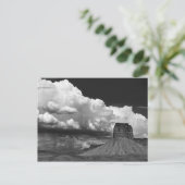 Carte Postale Rocher de Chimney de la Route 666 (Debout devant)