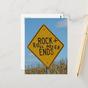 Carte Postale Rock and Roll Never Ends Panneau Rural et Champ de