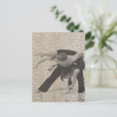 Carte Postale Romance oubliée 1 (Debout devant)