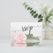 Carte Postale Romantique rose vif reflétant le mariage Rose RSVP (Debout devant)