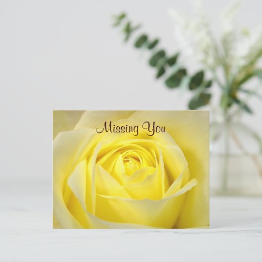 Carte postale rose jaune (Debout devant)