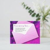 Carte postale rose & violet pour toute occasion. (Debout devant)