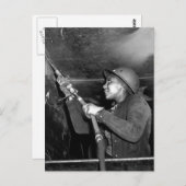 Carte Postale Rosie Riveter Scaling from Liberty Ship (Devant / Derrière)