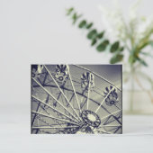 Carte Postale Roue ferrique noire et blanche (Debout devant)