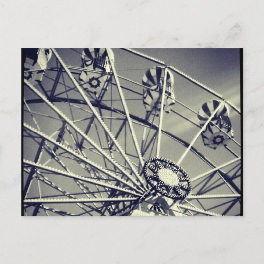 Carte Postale Roue ferrique noire et blanche (Devant)