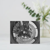 Carte Postale Roue noire et blanche (Debout devant)