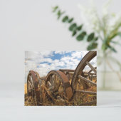 Carte Postale Roues de chariot vintage (Debout devant)