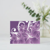 Carte Postale Rouleaux blancs floraux violets (Debout devant)
