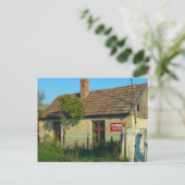 Carte Postale Roumanie, maison de village à vendre (Debout devant)