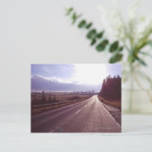 Carte Postale Route principale avec le bas hiver sun. (Debout devant)