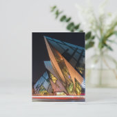 Carte Postale Royal Ontario Museum, Toronto, Canada (Debout devant)