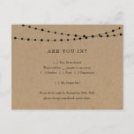 Carte postale RSVP amusante et amusante - Rustic K<br><div class="desc">Terme RSVP amusant pour un mariage amusant ! Le fond est simple avec des lampes à cordes merveilleusement rustiques et arrière - plan en papier kraft. Économisez de l'argent par la poste en optant pour le format de carte postale pratique.</div>