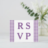 Carte postale RSVP de mariage Houndstooth violet (Debout devant)