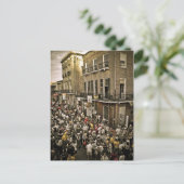 Carte Postale Rue Bourbon (Debout devant)