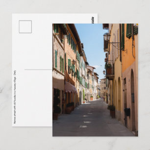 Carte Postale Rue étroite avec de vieilles façades dans un villa