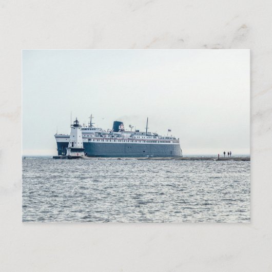 Carte Postale S.S. Badger émergeant du brouillard (Devant)