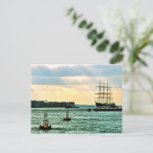 Carte Postale Sailing ship under tow (Debout devant)