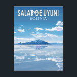 Carte Postale Salar de Uyuni Bolivie Art de voyage Vintage<br><div class="desc">Salar de Uyuni dans un style d'art vectoriel. Salar de Uyuni,  au milieu des Andes dans le sud-ouest de la Bolivie,  est la plus grande saline du monde.</div>