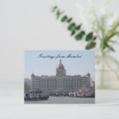 Carte Postale salutations à mumbai (Debout devant)