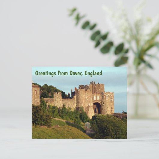 Carte Postale Salutations de Dover, Angleterre, 3 (Debout devant)