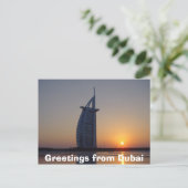 Carte Postale Salutations de Dubaï (Debout devant)