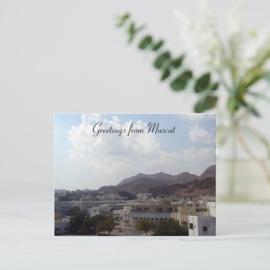 Carte Postale salutations muscat (Debout devant)