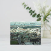 Carte Postale salutations ville de berlin (Debout devant)