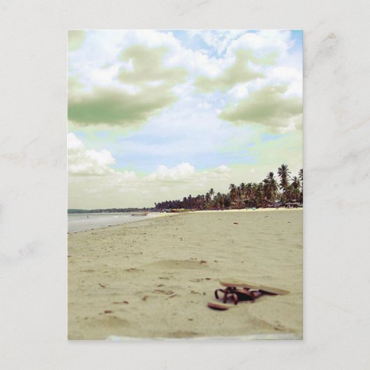 Carte Postale Sandales sur la plage tropicale (Devant)