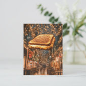 Carte postale Sandwich au fromage grillé flottant (Debout devant)