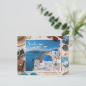 Carte Postale Santorini – Blue Domes by the Aegean (Debout devant)