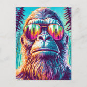 Carte Postale Sasquatch cool avec lunettes de soleil dans les Bo (Devant)