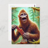 Carte Postale Sasquatch dans la forêt de mossy avec pot de boeuf (Devant / Derrière)