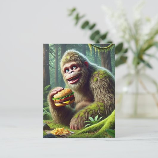 Carte Postale Sasquatch et la forêt de Cheesburger et Fries (Debout devant)