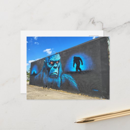 Carte Postale Sasquatch Incroyable en Bleu (Devant/Arrière en situation)