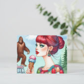 Carte Postale Sasquatch sur le camion à crème glacée (Debout devant)