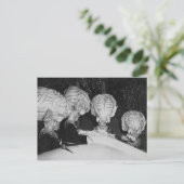 CARTE POSTALE SAUCER HOMMES (Debout devant)